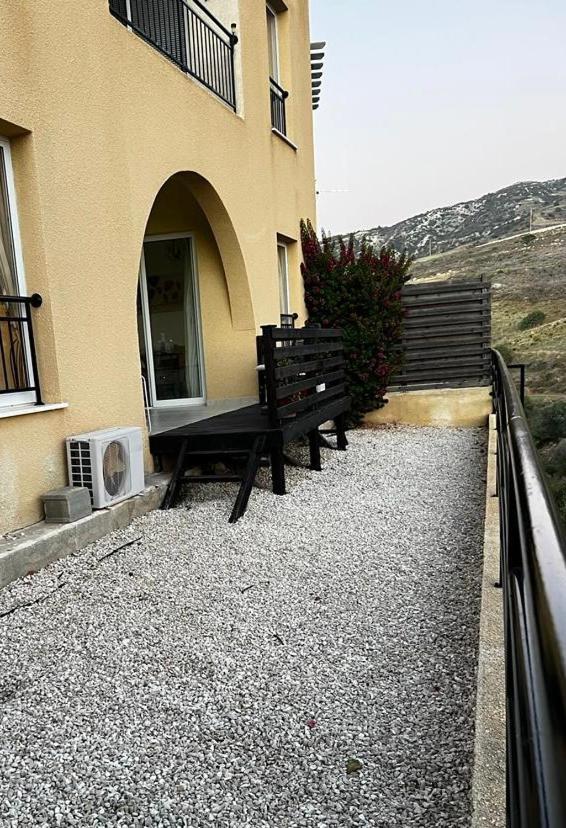 Hillview Apartment Pegeia Exterior foto