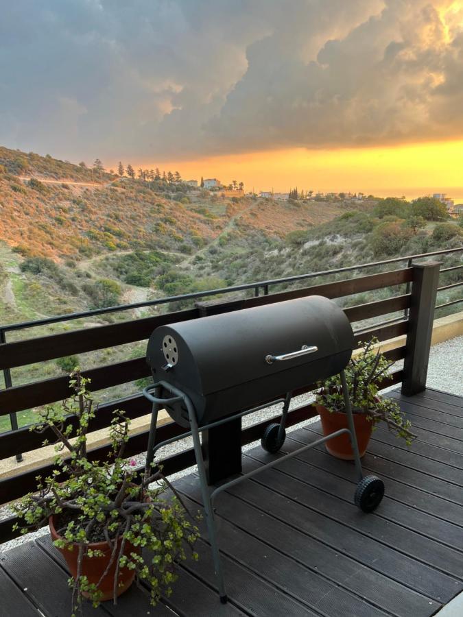 Hillview Apartment Pegeia Exterior foto