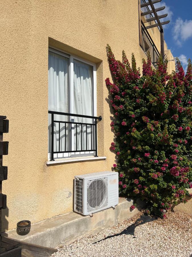 Hillview Apartment Pegeia Exterior foto